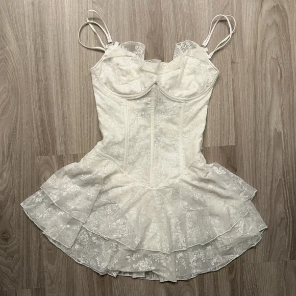 Outcast Dylan mini lace dress - Picture 3 of 5